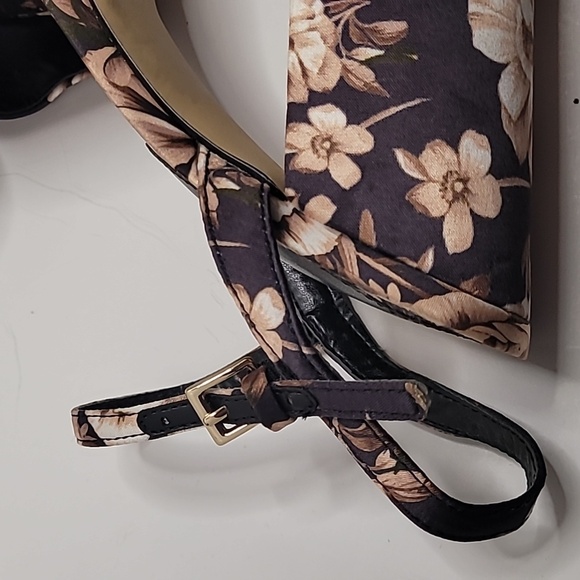 Express Floral Platform Heels - Picture 12 of 13